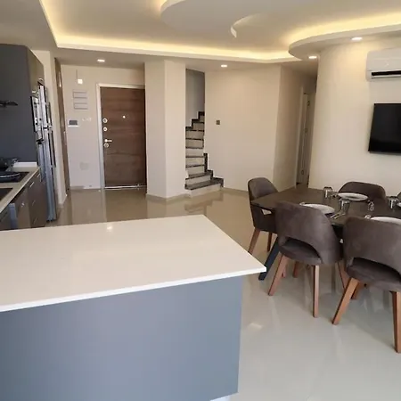 Girne Merkezde Genis Terasli Havuzlu Karavas (Northern Cyprus)