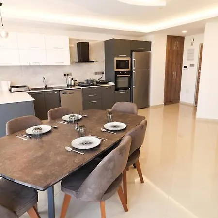 Girne Merkezde Genis Terasli Havuzlu Karavas (Northern Cyprus)