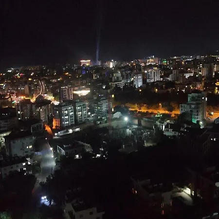 Girne Merkezde Genis Terasli Havuzlu * Karavas (Northern Cyprus)