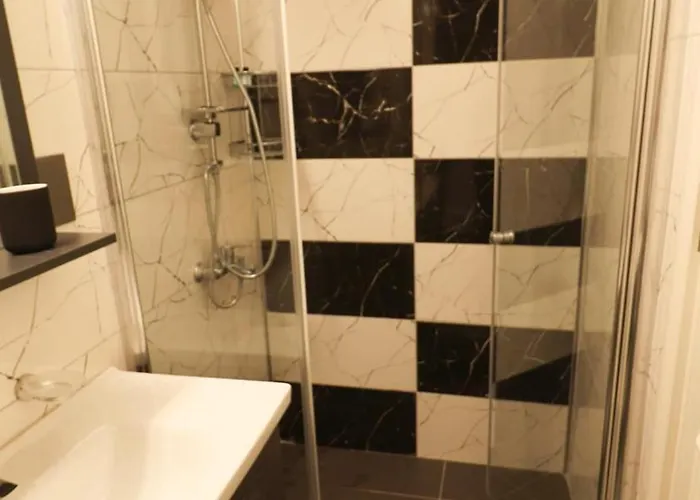 Apartmán Girne Merkezde Genis Terasli Havuzlu